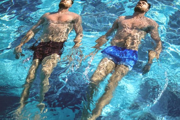Lavtwins travelling Egypt swimming