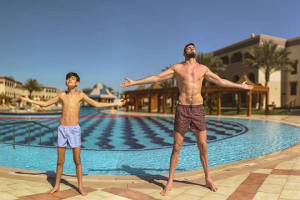 lavtwins-travelling-egypt-yoga